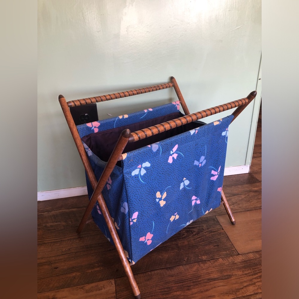Vintage 70s Folding Knitting Stitching Basket Wood Stand Granny Core MCM Floral